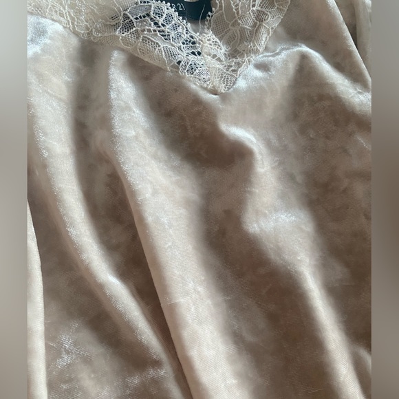 Cropped velvet camisole - Picture 4 of 5